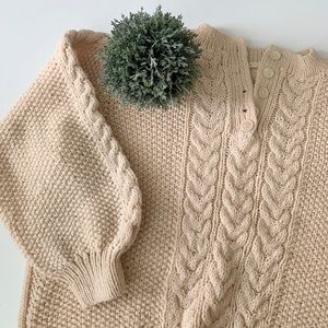 • vintage knit sweater •